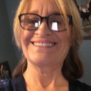 Meet your Posher, Lorraine